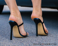 Sexy-feet-toes-39-1.jpg
