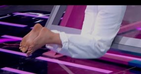 Anna-Koshmal-Feet-6163729.jpg