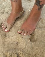 Anna-Rudneva-Feet-8473198.jpg