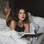 Anna-Tsukanova-Kott-Feet-5620387.jpg