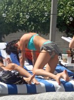 Selena-Gomez-Feet-805301.jpg