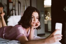 Selena-Gomez-Feet-3051911.jpg