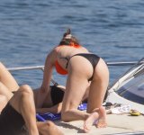 Selena-Gomez-Feet-3332086.jpg