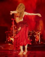 Shakira-Feet-8426075.jpg