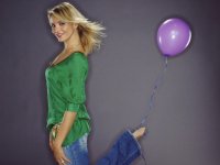 Cameron-Diaz-Feet-120704.jpg