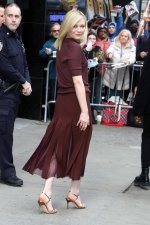 Kirsten-Dunst-Feet-7850424.jpg
