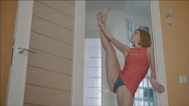 Lukerya-Ilyashenko-Feet-3062466.jpg
