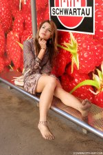 Maria-Way-Feet-7079002.jpg