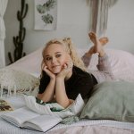 Angelina-Melnikova-Feet-5077012.jpg