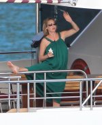 Uma-Thurman-Feet-642311.jpg