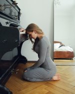 Alina-Lanina-Feet-7990033-1.jpg