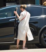 Hilary-Duff-Feet-5041818.jpg