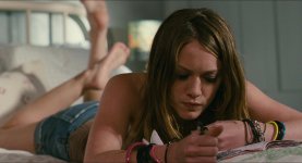 Hilary-Duff-Feet-893704.jpg